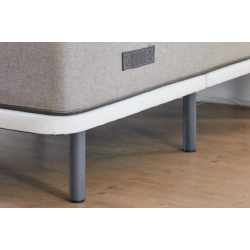 Patas de madera para cama.